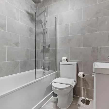 Apartment Parea Living - Leytonstone, 2-bedroom Serviced Apartment, Free Parking, Remote Working *