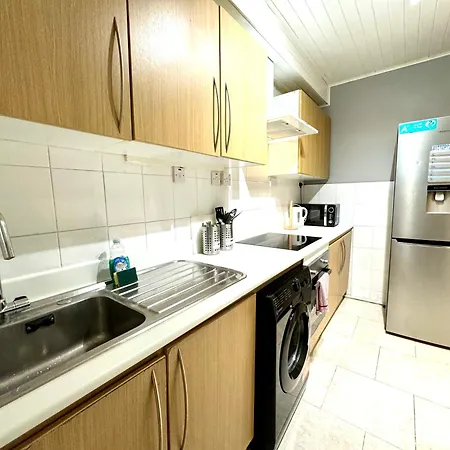 The Prince's Palace Central Queensway By Wild Apartment London