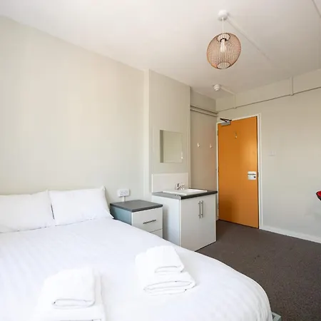 Spacious With Shared Facilities London