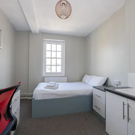 Spacious With Shared Facilities London