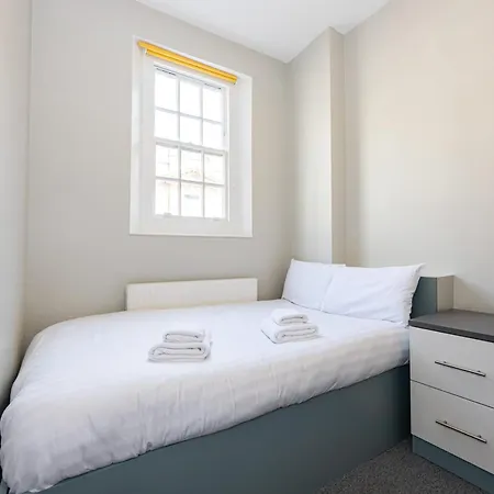 Spacious With Shared Facilities Apartment *