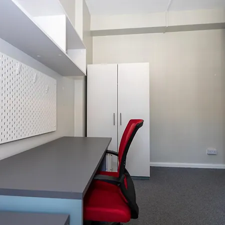 Spacious With Shared Facilities London