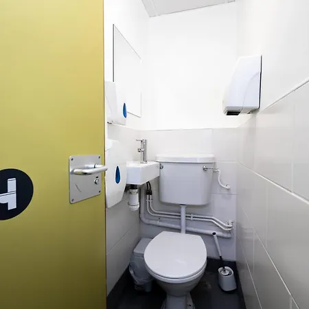 Spacious With Shared Facilities *