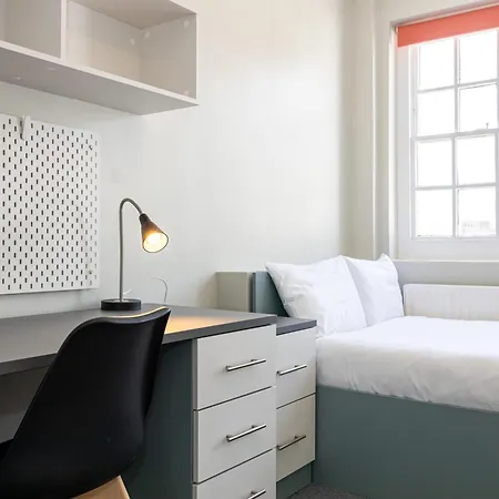 Apartment Spacious With Shared Facilities *