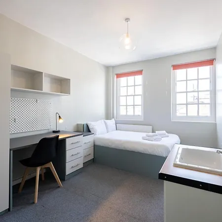 Spacious With Shared Facilities *