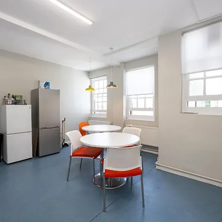 Spacious With Shared Facilities Apartment London