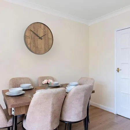 Apartment Spacious 3br House In North London With Garden