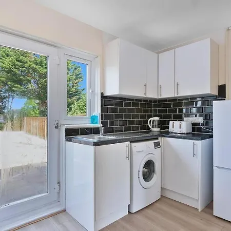 Apartment Spacious 3br House In North London With Garden Enfield
