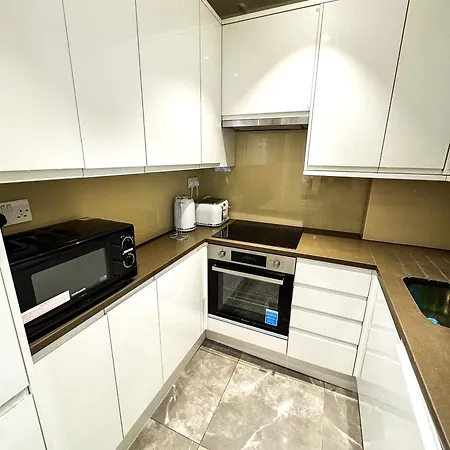 Hyde Park Corner Spacious 2 Bedroom Apartment *
