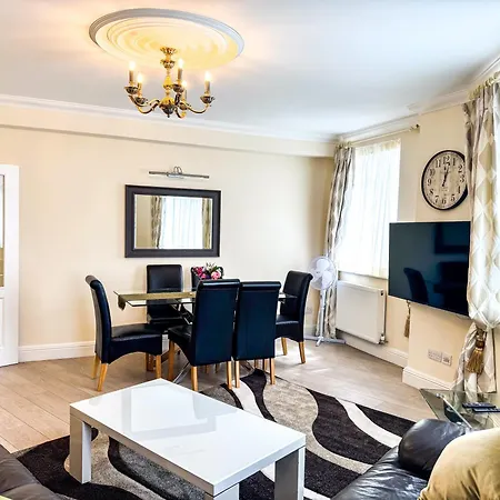 Hyde Park Corner Spacious 2 Bedroom * London
