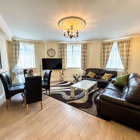 Hyde Park Corner Spacious 2 Bedroom * London