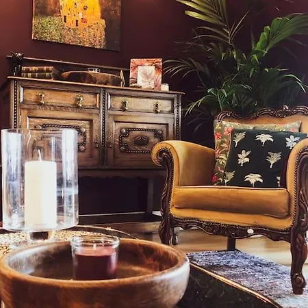 The Sycamore Retreat - Hampstead *