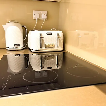 Hyde Park Corner Spacious 2 Bedroom Apartment *