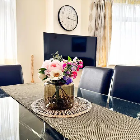 Apartment Hyde Park Corner Spacious 2 Bedroom London
