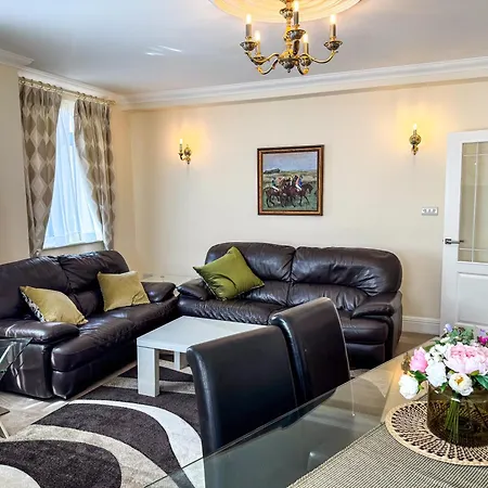 Hyde Park Corner Spacious 2 Bedroom *
