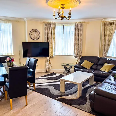 Hyde Park Corner Spacious 2 Bedroom * London
