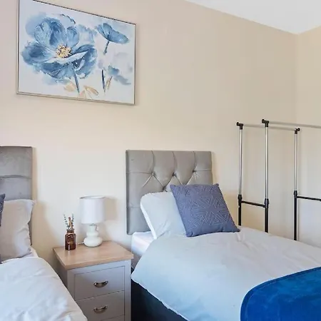 Apartment Spacious 3br House In North London With Garden Enfield