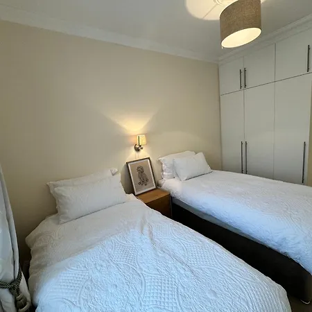 Hyde Park Corner Spacious 2 Bedroom * London