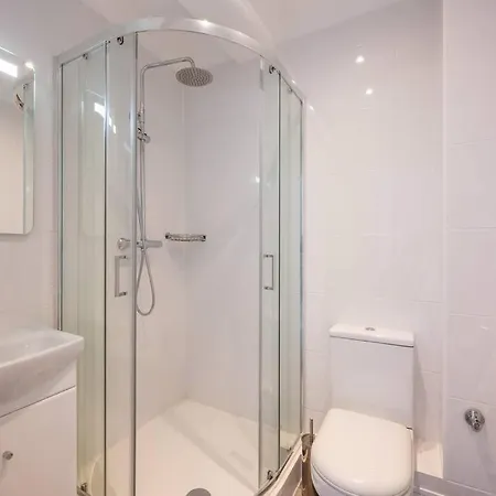 4 Bedroom House With Gym - Behind V&a Museum * London