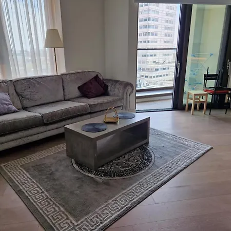 Apartment One Luxury Bedroom In London