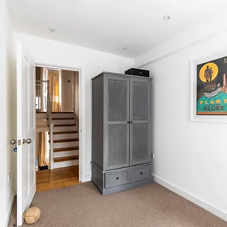 Charming Two Bed Maisonette In Notting Hill London