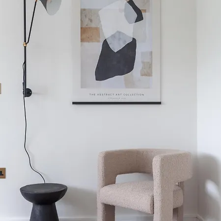Arte Stays - Lux Stylish Penthouse - Heart Of Wembley - Parking Apartment London