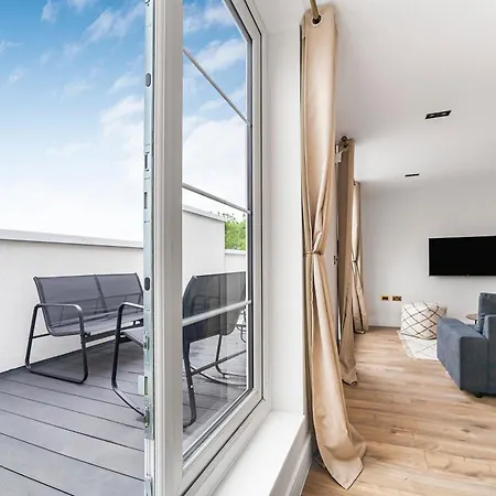 Arte Stays - Lux Stylish Penthouse - Heart Of Wembley - Parking