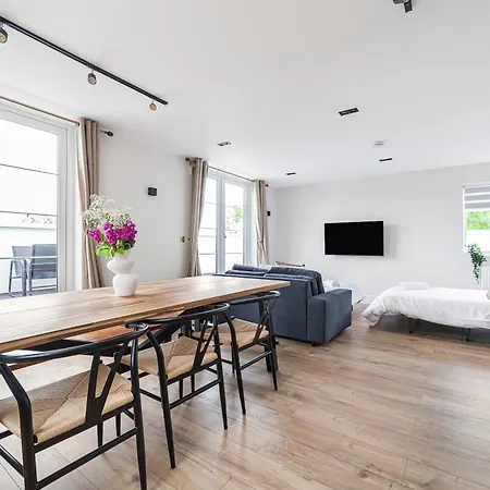 Apartment Arte Stays - Lux Stylish Penthouse - Heart Of Wembley - Parking