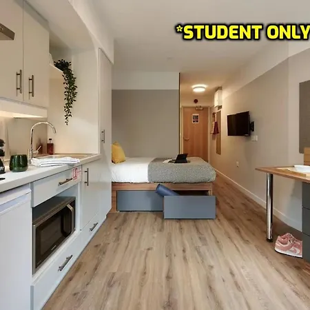 Student Only Zeni Wembley Apartment *