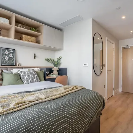 En-suite Apartment London