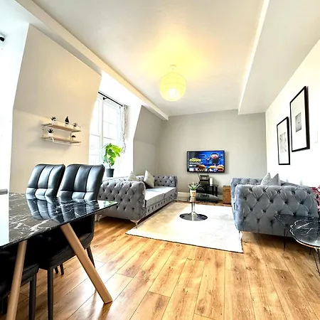 The Prince's Palace Central Queensway By Wild Apartment