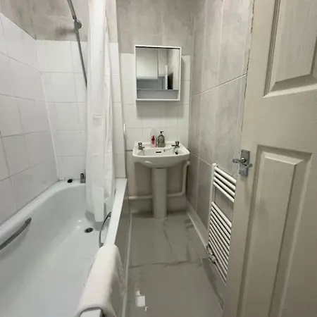 Apartment Ground Floor One Bedroom Flat
