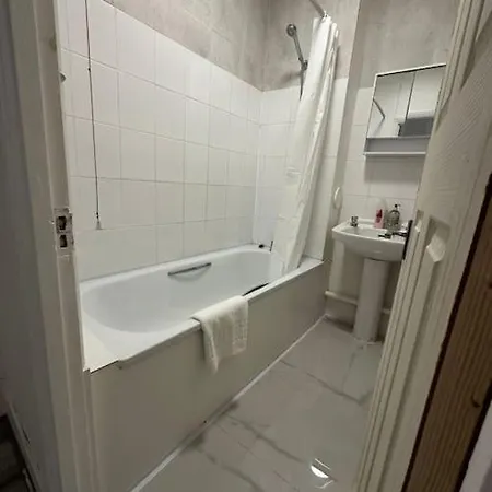 Ground Floor One Bedroom Flat *