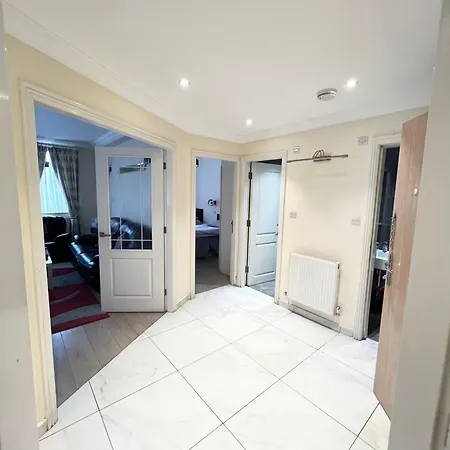 Hyde Park Corner Spacious 2 Bedroom Apartment London