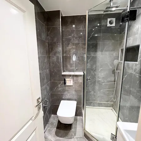 Hyde Park Corner Spacious 2 Bedroom Apartment London