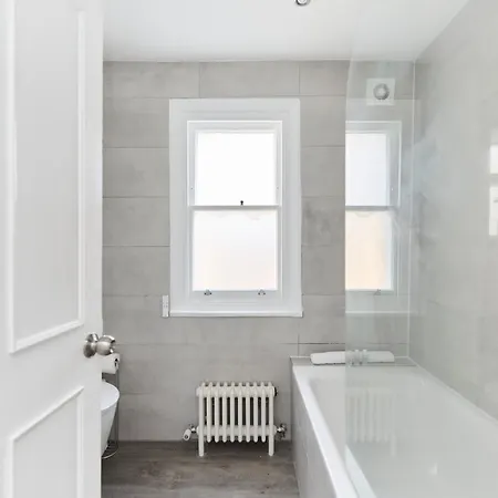 The Waterlow Park Wonder - Trendy 2bdr With Study And Patio London