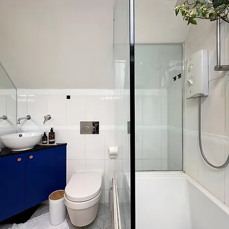 Apartment Ana's Place Near West Hampstead- 2 Double Beds, Max 4 People *