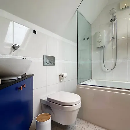 Ana's Place Near West Hampstead- 2 Double Beds, Max 4 People * London