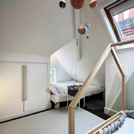 Apartment Ana's Place Near West Hampstead- 2 Double Beds, Max 4 People London