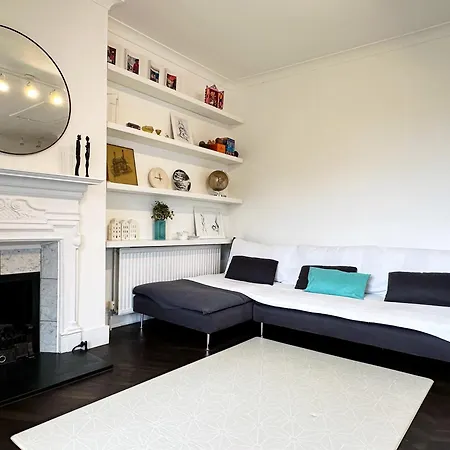 Ana's Place Near West Hampstead- 2 Double Beds, Max 4 People London