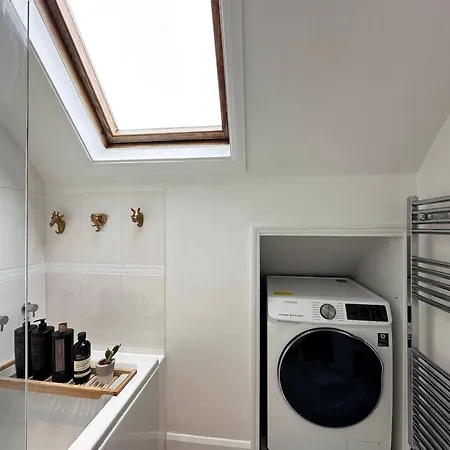 Ana's Place Near West Hampstead- 2 Double Beds, Max 4 People * London