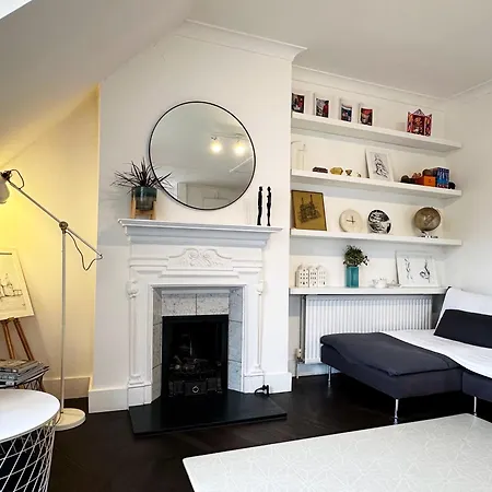 Ana's Place Near West Hampstead- 2 Double Beds, Max 4 People