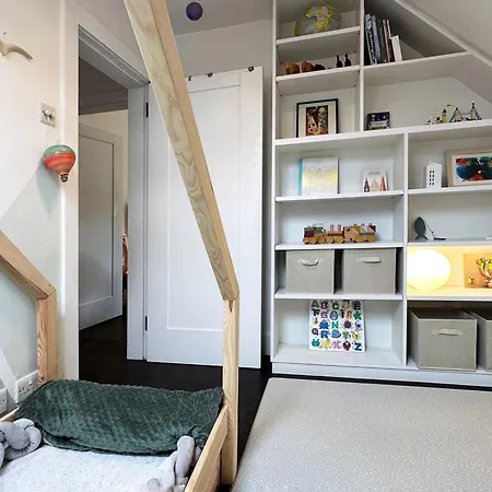 Ana's Place Near West Hampstead- 2 Double Beds, Max 4 People