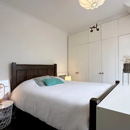 Ana's Place Near West Hampstead- 2 Double Beds, Max 4 People Apartment