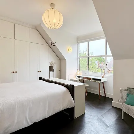 Ana's Place Near West Hampstead- 2 Double Beds, Max 4 People