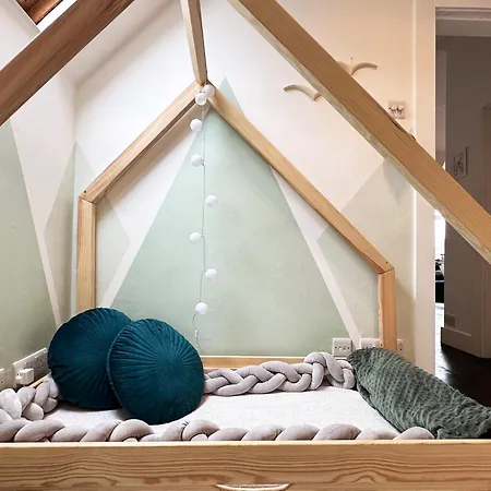 Apartment Ana's Place Near West Hampstead- 2 Double Beds, Max 4 People London