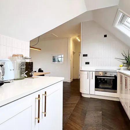 Ana's Place Near West Hampstead- 2 Double Beds, Max 4 People Apartment London
