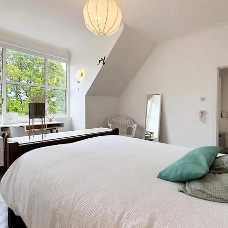 Ana's Place Near West Hampstead- 2 Double Beds, Max 4 People *