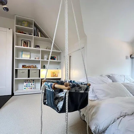 Apartment Ana's Place Near West Hampstead- 2 Double Beds, Max 4 People London