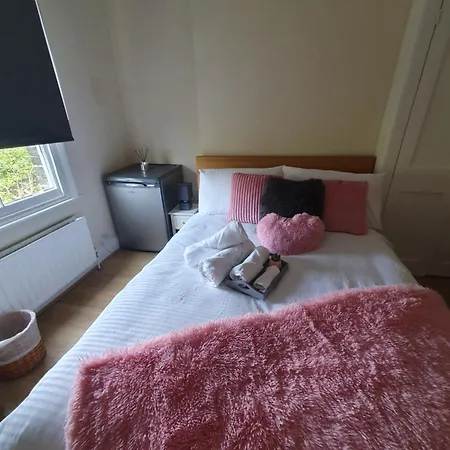 Guest house Comfy Bedroom D